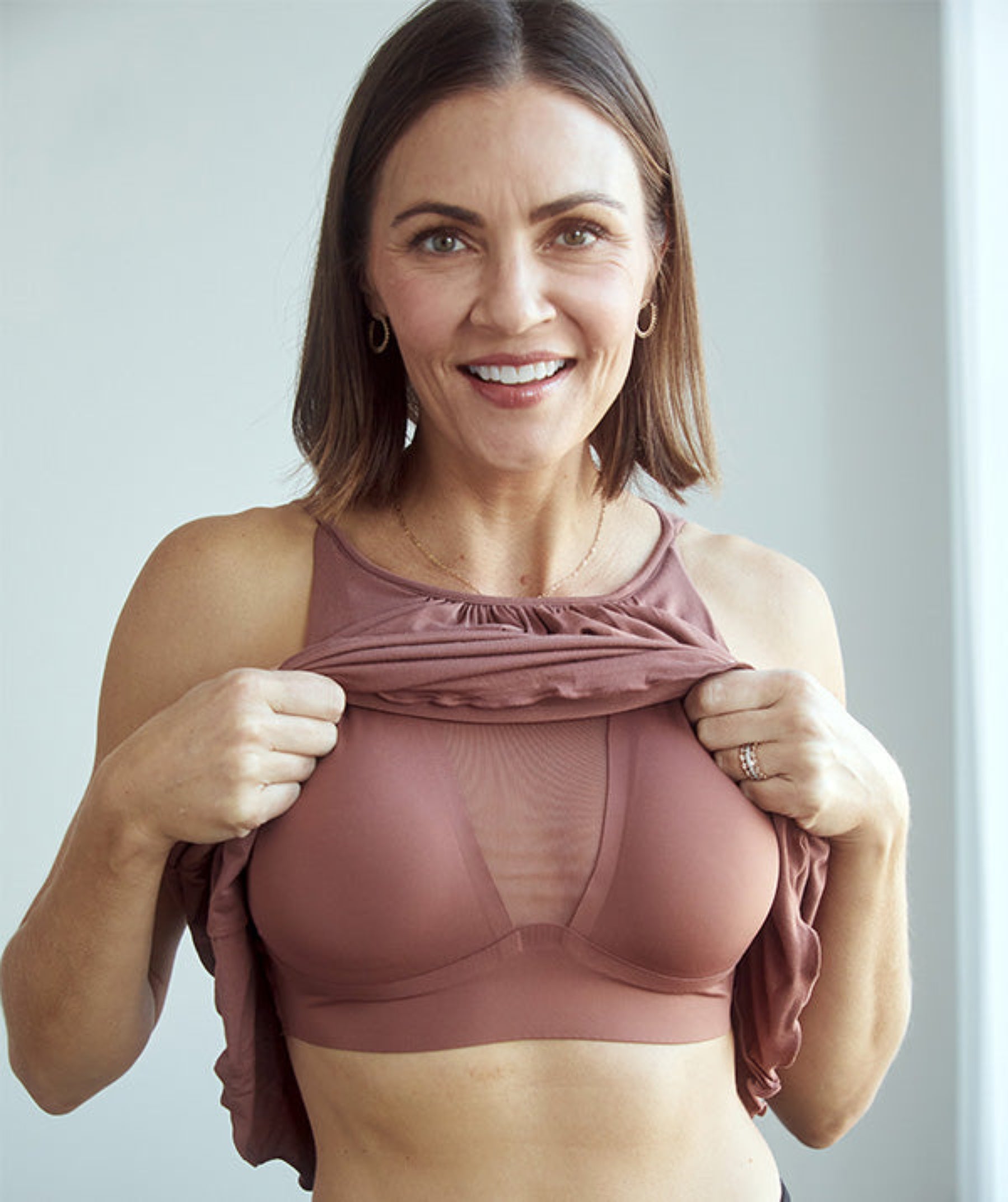 Model is 5’8, wears bra size 32C, SheBird size 2 | Cocoa #color_cocoa