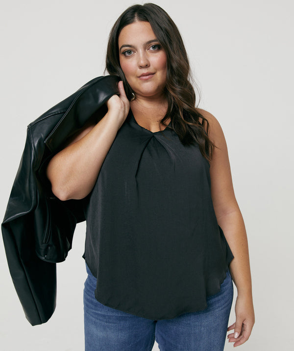 Model is 5’9, wears bra size 36DD, SheBird size 6 | Jet Black #color_jet black