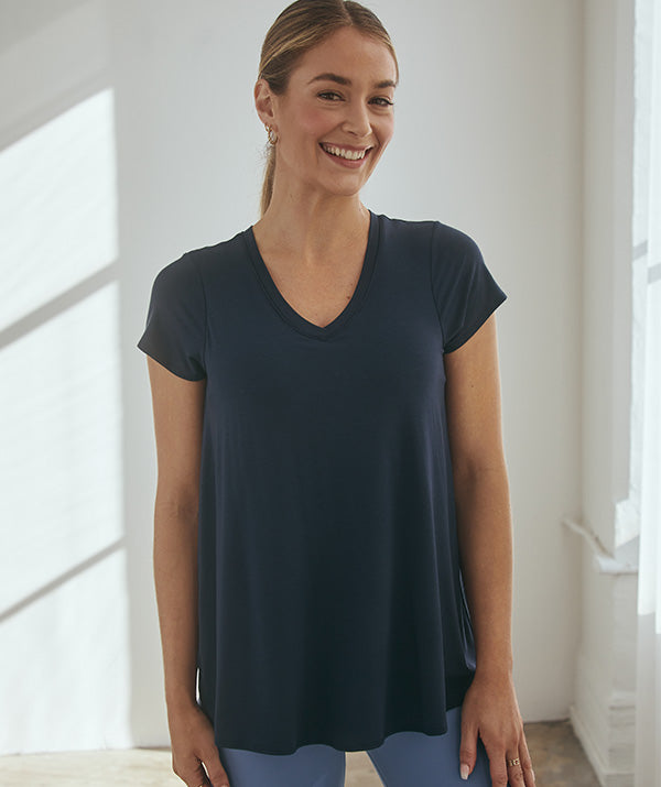Model is 5’8, wears bra size 34B, SheBird size 2 | Navy #color_navy