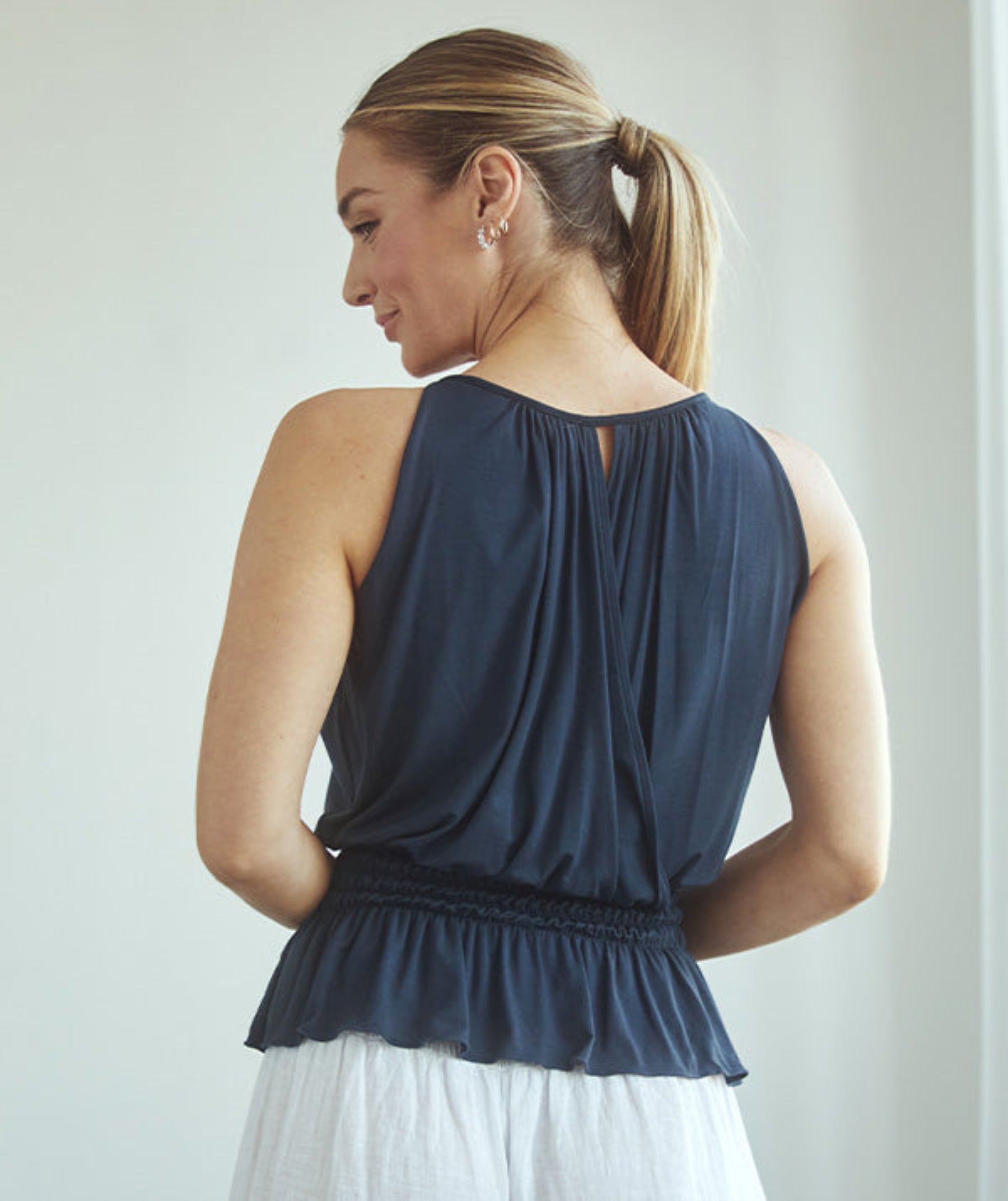 eLLa トップス Tops – Ella Where She Shops